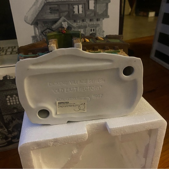 Dept 56 Spirit of Giving Set - Picture 6 of 6